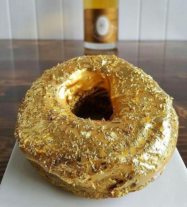 #دونات با روکش #طلا و قابل #خوردن