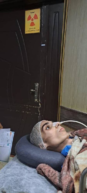 ابوالفضل امیرعطایی فقط ۱۶ سال دارد. در ۳۰ شهریور ۱۴۰۱ در شهرری یک نیروی حکومتی گاز اشک‌آور را از روبه‌رو از فاصله یک متری به سر ابوالفضل شلیک می‌کند.جمجمه سمت چپ کامل ترکیده و یک سری رگ‌های عصبی‌اش تخلیه شده. او در حال حاضر فلج است و فقط چشمانش حرکت می‌کند.این بچه نیاز به یک جراح مغز دارد. کمک کنیم ابوالفضل ۱۶ ساله دوباره حرکت کند. via SalomeSeyednia#ابوالفضل_امیرعطایی📡 @VahidOnlineابوالفضل امیرعطایی فقط ۱۶ سال دارد. در ۳۰ شهریور ۱۴۰۱ در شهرری یک نیروی حکومتی گاز اشک‌آور را از روبه‌رو از فاصله یک متری به سر ابوالفضل شلیک می‌کند.جمجمه سمت چپ کامل ترکیده و یک سری رگ‌های عصبی‌اش تخلیه شده. او در حال حاضر فلج است و فقط چشمانش حرکت می‌کند.این بچه نیاز به یک جراح مغز دارد. کمک کنیم ابوالفضل ۱۶ ساله دوباره حرکت کند. via SalomeSeyednia#ابوالفضل_امیرعطایی📡 @VahidOnline