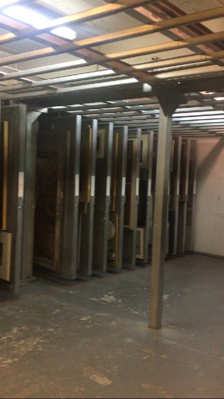 کسی در جهان باورمیکند آثار پیکاسو، میرو، وارهول، پولاک و بیکن در زیرزمین نم‌گرفته نگهداری شود؟PejmanMousavi t.co/XUqOVeVj3vروزنامه ایران درباره گنجینه #موزه_هنرهای_معاصر vhdo.nl/2lrvpfe@VahidOnline