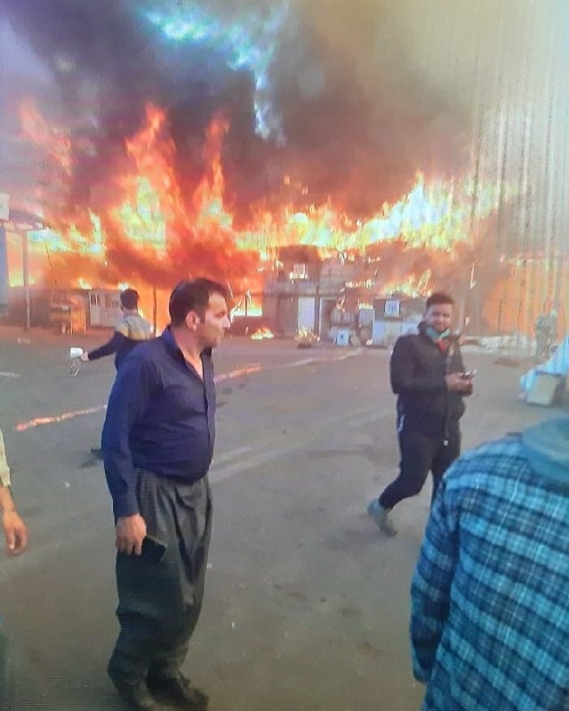 #آتش‌سوزی مربوط به #باربری_وطن تو تقاطع خیابان #شوش و رجایی است و ظاهراً اینجوری شروع شده و شدت پیدا کرده hadinikملکی، سخنگوی آتش‌نشانی