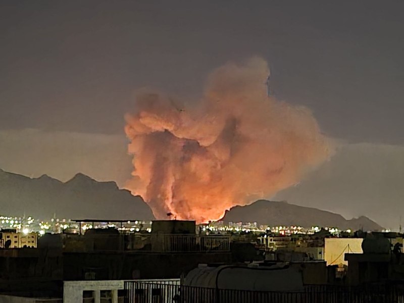 عکس‌های دریافتی از 'انفجارهای حمله به انبار مهمات در #اصفهان، ساعت ۲ بامداد'سه‌شنبه ۱۱ فروردینVahid📡 @VahidOnlineعکس‌های دریافتی از 'انفجارهای حمله به انبار مهمات در #اصفهان، ساعت ۲ بامداد'سه‌شنبه ۱۱ فروردینVahid📡 @VahidOnline