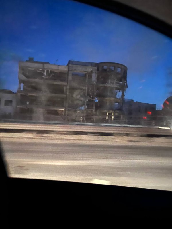 تصاویر دریافتی دیگر از ساختمان پست قبل در بزرگراه همتVahidمکان‌یابی از