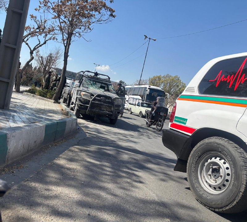 'خودروهای نظامی خسارت دیده در هدف گرفته شدن مجموعه ورزشی بعثت #تهران'تصاویر دریافتی با شرح بالا، پنجشنبه ۱۴ اسفندVahid📡 @VahidOnline'خودروهای نظامی خسارت دیده در هدف گرفته شدن مجموعه ورزشی بعثت #تهران'تصاویر دریافتی با شرح بالا، پنجشنبه ۱۴ اسفندVahid📡 @VahidOnline