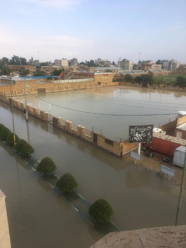 آب در خانه‌های مردم #ماهشهر GhadimiMehdi#سیل📡 @VahidOnlineآب در خانه‌های مردم #ماهشهر GhadimiMehdi#سیل📡 @VahidOnline