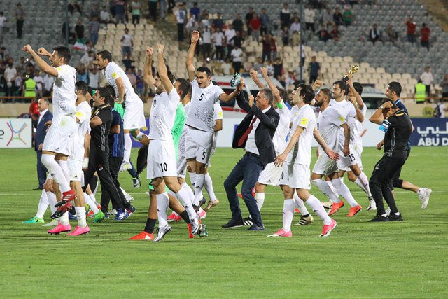 تازه‌ترین رده‌بندی #فیفا اعلام شد؛ #تیم_ملی #فوتبال کشورمان هفت پله صعود در #رتبه بیست و سوم جهان قرار گرفت و همچنان تیم نخست آسیا باقی ماند.shahrvand_paper