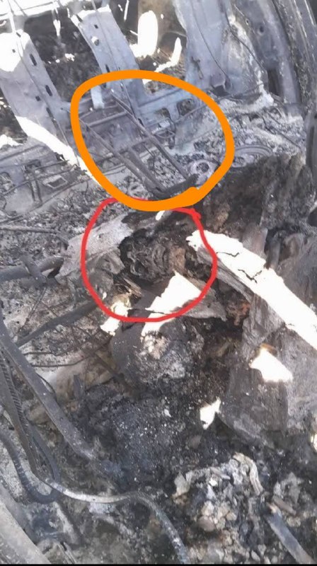 در پیام‌های دریافتی میگن 'منابع حکومتی  دارند عکس صندلی عقب یک خودروی سوخته رو با شرح جمجمه یک نظامی آمریکایی در هواپیمای منهدم شده' منتشر می‌کنند.یک 'صافکار' هم نوشت