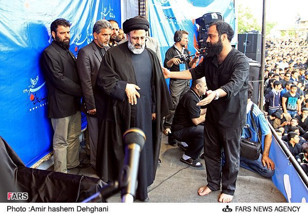 اینکه چرا پرونده دو #مداح مشهور در #دادگاه_ویژه_روحانیت بررسی میشه رو نمی‌فهمم.اما خوب میدونم که دادستان دادگاه ویژه آقای #رئیسی است. rashiddavoodi