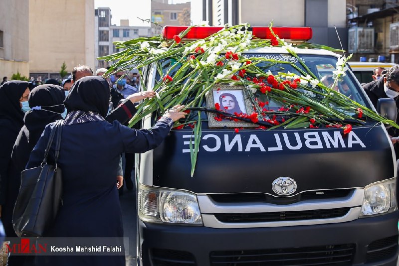 #مهشید_گودرز، پرستار بخش #کرونا در #بیمارستان_لقمان #تهران بر اثر ابتلا به کرونا #درگذشت. ‌خانم گودرز هنگام مرگ ۷ ماهه باردار بود، اما پزشکان موفق شدند نوزاد او را به دنیا بیاورند. مهرداد بابایی، رئیس اورژانس البرز، گفته است خانم گودرز ساکن کرج بود و بعد از ابتلا به کرونا در بیمارستان امام علی بستری شد. ‌به گفته آقای بابایی، فرزند او هم‌اکنون در بخش مراقبت‌های ویژه نگه‌داری می‌شود.bbcpersianدر پی فوت مهشید گودرز، پرستار باردار استان البرز بر اثر ابتلا به کرونا، نایب رییس شورای عالی نظام پرستاری اعلام کرد پرستارانی که دچار بیماری‌های خاص و صعب العلاج هستند و در گروه‌های پر خطر قرار دارند، نباید در بخش کرونا کار کنند. IranIntlیعنی باید یه نفر کشته می شد تا اینا شعورشون به این قانون برسه 