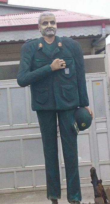 اومدن روی #مجسمه #قاسم_سلیمانی پلاستیک کشیدن که مسخره‌اش نکنند؟ بدترش کردند شبیه #کاندوم شده!mt Puniiiiishert.me/VahidOnline/37404اومدن روی #مجسمه #قاسم_سلیمانی پلاستیک کشیدن که مسخره‌اش نکنند؟ بدترش کردند شبیه #کاندوم شده!mt Puniiiiishert.me/VahidOnline/37404