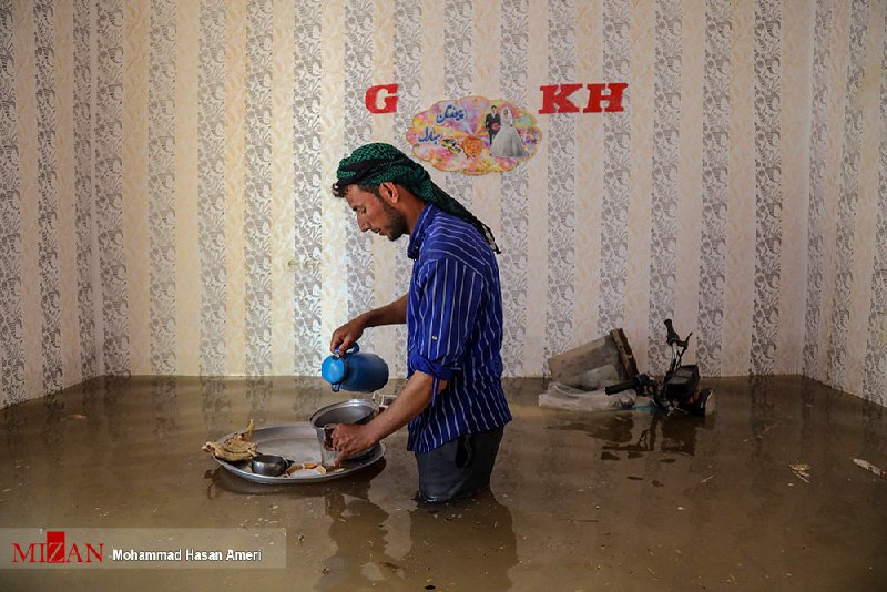 سیل در مناطق روستایی خوزستانpedestrianچرا #موتور رو گذاشته بودن تو اتاق خوابfarhadv10خیلی این قضیه عادیه تو بعضی مناطق، ارزشی که برای موتور قائلن، جلوگیری از دزدی، استفاده فصلی.Hemadnazari📷محمدحسن عامری