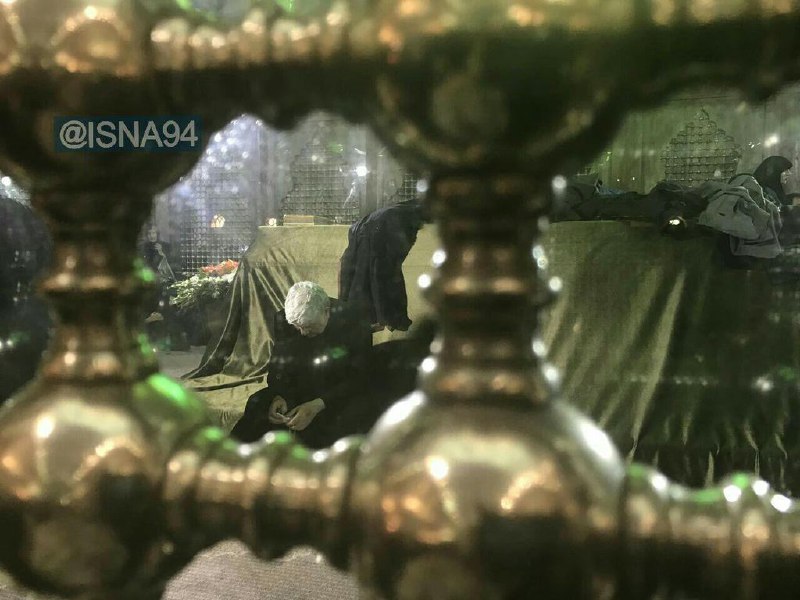 #محمدهاشمی در #مرقدامام پس از خاکسپاری #هاشمی_رفسنجانیEntekhab_News