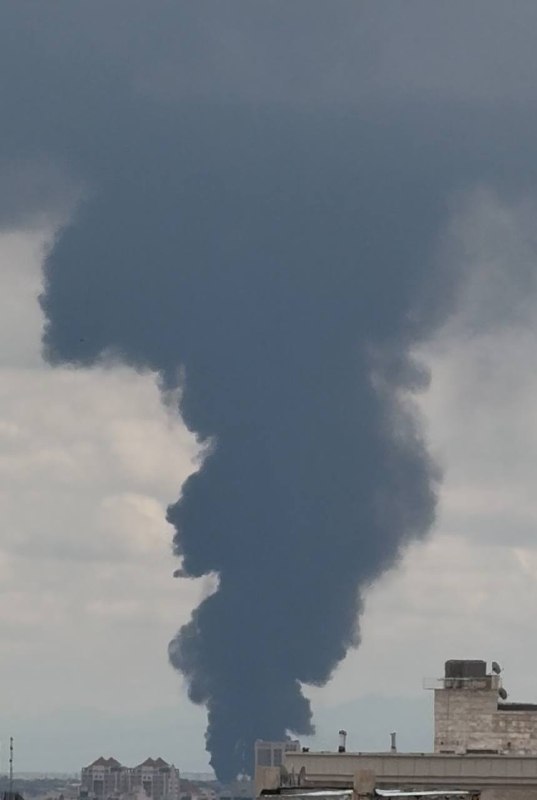 #مشهد عکس‌های دریافتی از ستون دود 'سمت فرودگاه مشهد پس از انفجارهای ساعت ۹