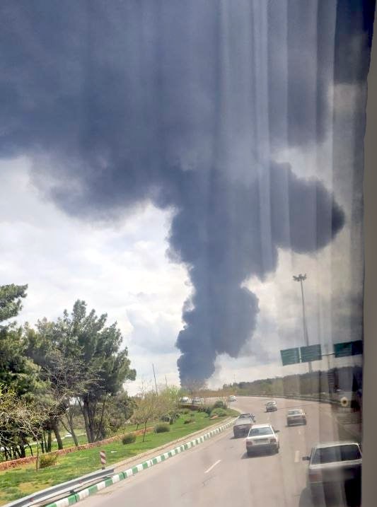 #مشهد عکس‌های دریافتی از ستون دود 'سمت فرودگاه مشهد پس از انفجارهای ساعت ۹