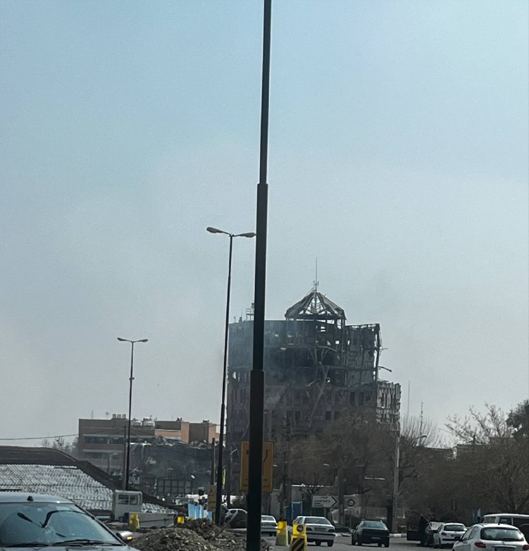 ساختمان 'پژوهشگاه فضایی طرشت پس از حمله ۲۲ اسفند'تصاویر دریافتی از شهروندان در غرب #تهران، شنبه ۲۳ اسفند📡 @VahidOnlineساختمان 'پژوهشگاه فضایی طرشت پس از حمله ۲۲ اسفند'تصاویر دریافتی از شهروندان در غرب #تهران، شنبه ۲۳ اسفند📡 @VahidOnline