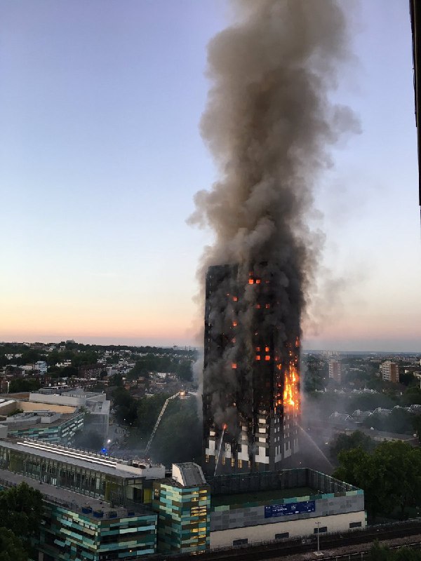 این برج ۲۷ طبقه که سال ۱۹۷۴ ساخته شده ۱۲۰ تا آپارتمان دارهhalVlid