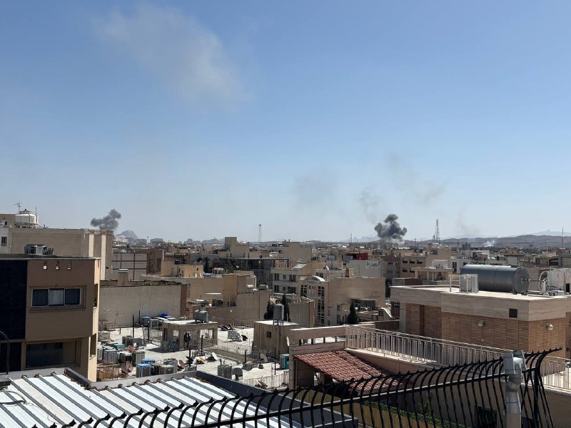 'حملات به چند نقطه مختلف #اصفهان'ویدیوهای دریافتی، شنبه ۱۶ اسفند ساعت ۱۲Vahid 📡 @VahidOnline'حملات به چند نقطه مختلف #اصفهان'ویدیوهای دریافتی، شنبه ۱۶ اسفند ساعت ۱۲Vahid 📡 @VahidOnline