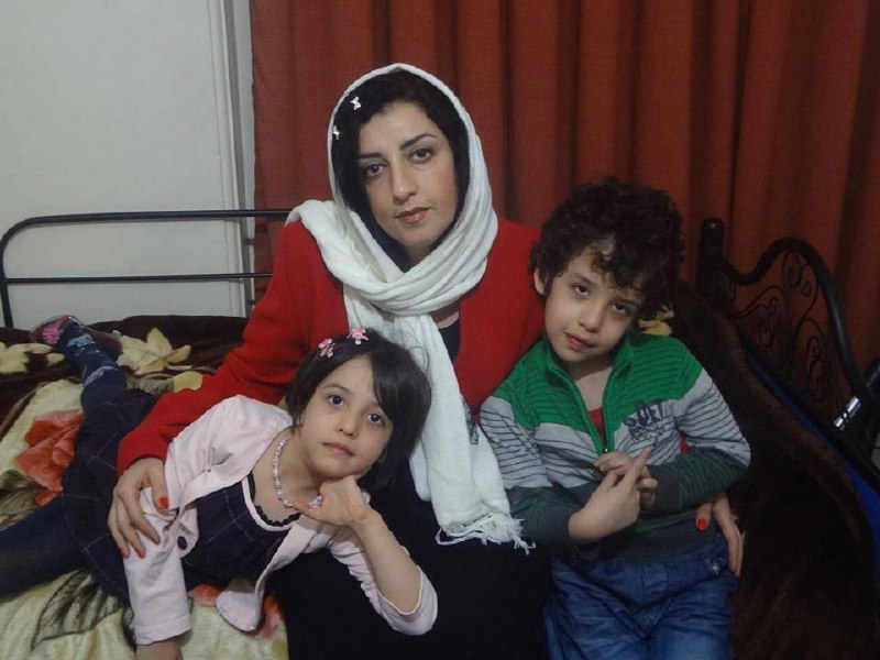 در توییتر در حمایت از #نرگس_محمدی دارند با هشتگ #صدای_نرگس_باش توییت می‌کنند