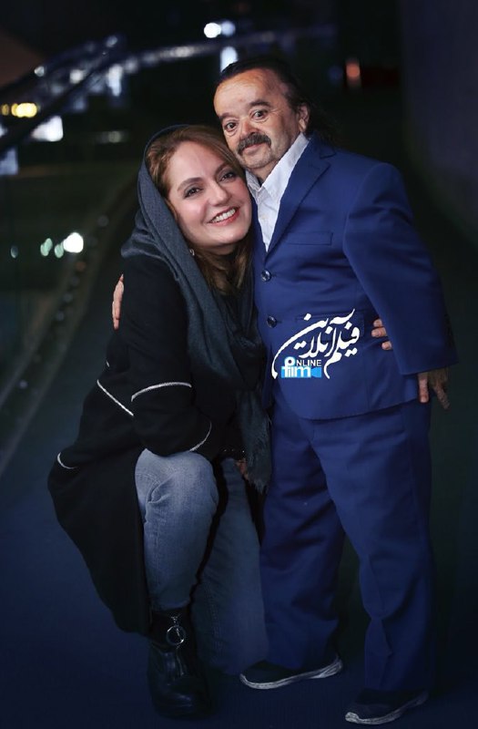 #مهنازافشار در آغوش #اسدالله_یکتادر حاشیه اکران «#دارکوب» در پردیس ملتFilmOnline_