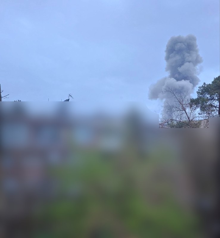 تصاویر دریافتی از 'یک ساختمان هدف قرار گرفته سر کوچه نهم خیابان بلوچستان گیشا در #تهران در ساعت ۵