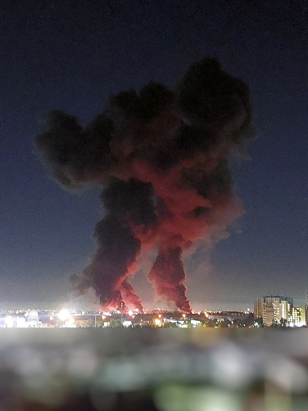 'ستون‌های شعله و دود سمت فرودگاه مهرآباد #تهران'تصاویر دریافتی از 'حمله حدود ساعت ۳ بامداد سه‌شنبه ۱۸ فروردین'Vahid📡 @VahidOnline'ستون‌های شعله و دود سمت فرودگاه مهرآباد #تهران'تصاویر دریافتی از 'حمله حدود ساعت ۳ بامداد سه‌شنبه ۱۸ فروردین'Vahid📡 @VahidOnline