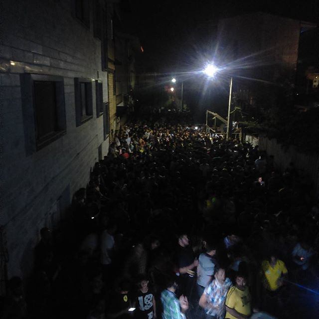 همین الان دم خونمون #قایمشهر، به امید قهرمانی داداشinstagram.com/p/BJL2PmlDoks📡 @VahidOnlineونداد سلیمی نوشته برادر #بهدادسلیمیاینستاگرام #قائمشهر پر از عکس و فیلم شده