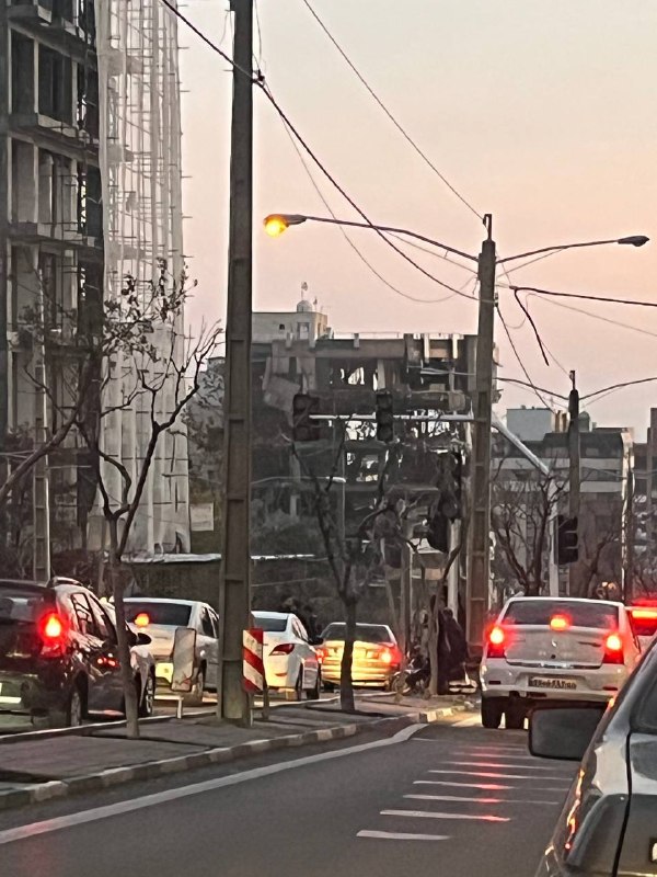 بنا بر پیام‌ها و تصاویر دریافتی از شهروندان 'حدود ساعت ۱۷