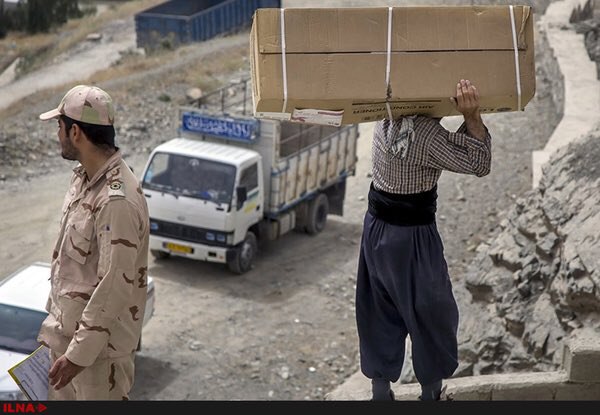 کشته شدن ۲ #کوله‌بر در پی تیراندازی هنگ مرزی در بازار #بانه/ دهیار یکی از روستاهای بانه در میان کشته‌ها/ایلنا shahrvand_paper