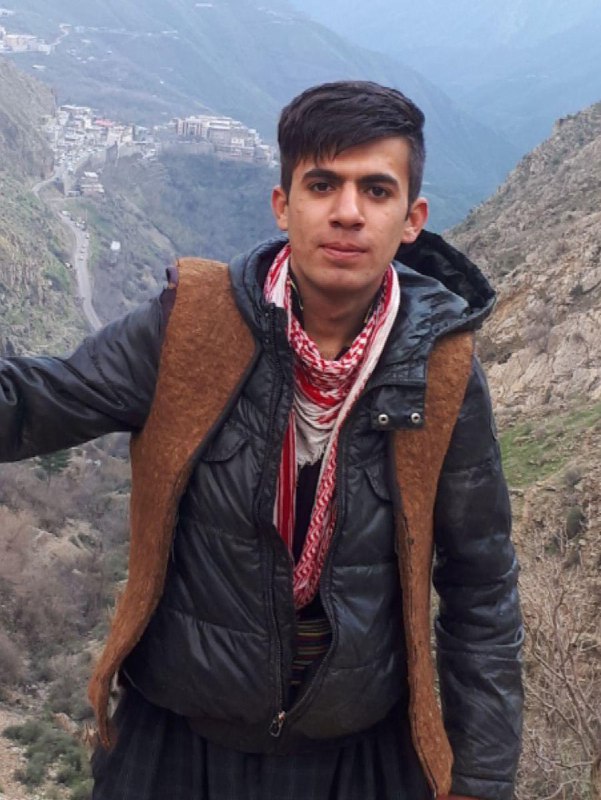 'بسیاری از جان‌باختگان  زیر ۳۰ سال سن داشته‌اند و  تعدادی زیر ۲۳ سال..عکس‌ها؛#رضا_نیسی ۱۶ ساله، اهواز#پژمان_قلی‌پور ۱۹ ساله، لنگرود#ابراهیم_مرادی، جوانرود'madyar📡 @VahidOnline'بسیاری از جان‌باختگان  زیر ۳۰ سال سن داشته‌اند و  تعدادی زیر ۲۳ سال..عکس‌ها؛#رضا_نیسی ۱۶ ساله، اهواز#پژمان_قلی‌پور ۱۹ ساله، لنگرود#ابراهیم_مرادی، جوانرود'madyar📡 @VahidOnline