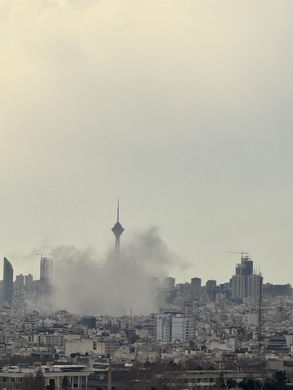 'نارمک #تهران، دردشت، تقاطع کوچه اولیایی، ساختمان رستمی‌کیا که اجاره داده بود به سپاه، جوری زدنش که نامه‌هاشون ریخته بود بیرون. داخل فیلم [اول] هست.'ویدیوهای دریافتی با شرح بالا، دوشنبه ۱۱ اسفند Vahid📡 @VahidOnline'نارمک #تهران، دردشت، تقاطع کوچه اولیایی، ساختمان رستمی‌کیا که اجاره داده بود به سپاه، جوری زدنش که نامه‌هاشون ریخته بود بیرون. داخل فیلم [اول] هست.'ویدیوهای دریافتی با شرح بالا، دوشنبه ۱۱ اسفند Vahid📡 @VahidOnline