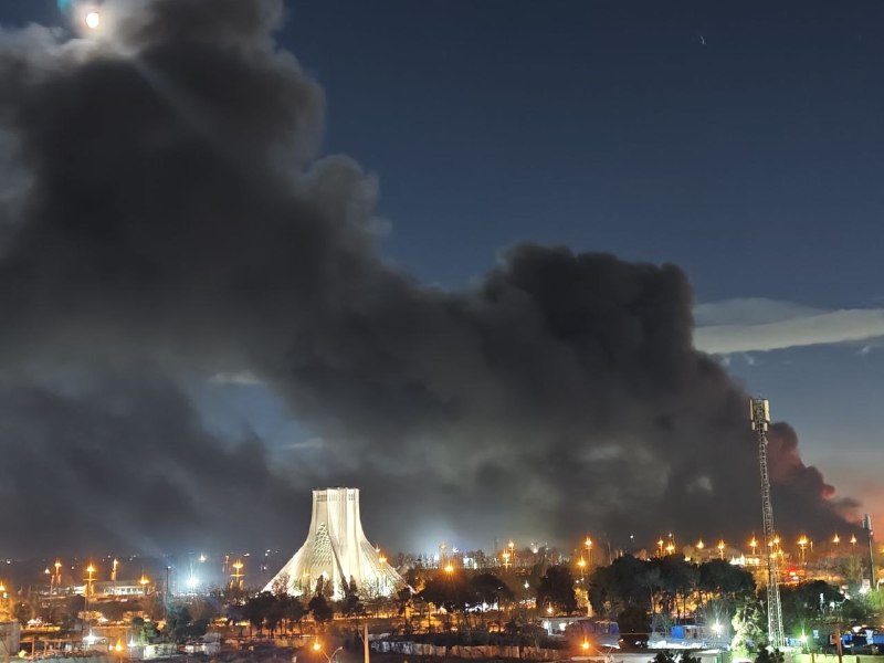 میدان آزادی #تهراندوشنبه ۱۷ فروردین حدود ساعت ۴