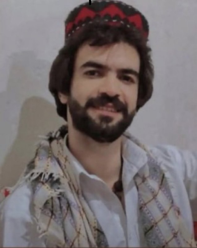 این رقص‌هایش و آن عکس بسته شده‌اش به میله، این منتهای تضاد، آینه تمام نمای دورانی است که زندگی می‌کنیم. معصومیت زیبای زندگی به زنجیر کشیده شده.و حالا تکرار نامش میراثش را فریاد می‌زند