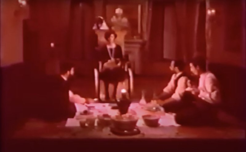 Film restoration is an incredible thing. Chess of the Wind (1976), an Iranian avant-garde surrealist murder mystery film.The previous absolute best copy vs. this year's 4K restoration.Seamus_Malekچه جوری امکان داره همچین کیفیتیar_ashhhنتیجه مرمت «شطرنج باد» چیزی در حد معجزه‌اس. سال 2014 نگاتیو‌ها تو یه سمساری پیدا میشه و به همت بنیاد فیلم اسکورسیزی و سینماتیک بولونیا و کمک مالی جورج لوکاس به این شکل مرمت میشه. واقعا دست مریزاد و لعنت بر آخوند.iTeshigaharaجزئیات به طرز عجیبی بازسازی شدن. 🤯M4MM4D این فیلم ترمیم نشده از اول کوبیدن ساختنGodardovskyاسکورسیزی تو این ویدئو درباره این پروژه توضیح داده و به طور خاص به فیلم اصلانی اشاره می‌کنه