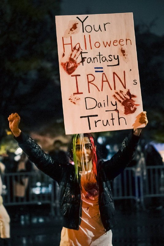 دیده شده در 'مراسم رژه #هالووین #نیویورک' Vahid📡 @VahidOnline