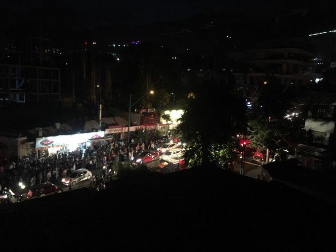 مردم محلی میگن الان اون شعله‌های قبلی مهار شده ولی هنوز توی زیرزمین  آتش هست. mahtabgholizade1️⃣ sahandiranmehr2️⃣ botshekan110#سینا_اطهر📡 @VahidOnlineمردم محلی میگن الان اون شعله‌های قبلی مهار شده ولی هنوز توی زیرزمین  آتش هست. mahtabgholizade1️⃣ sahandiranmehr2️⃣ botshekan110#سینا_اطهر📡 @VahidOnline