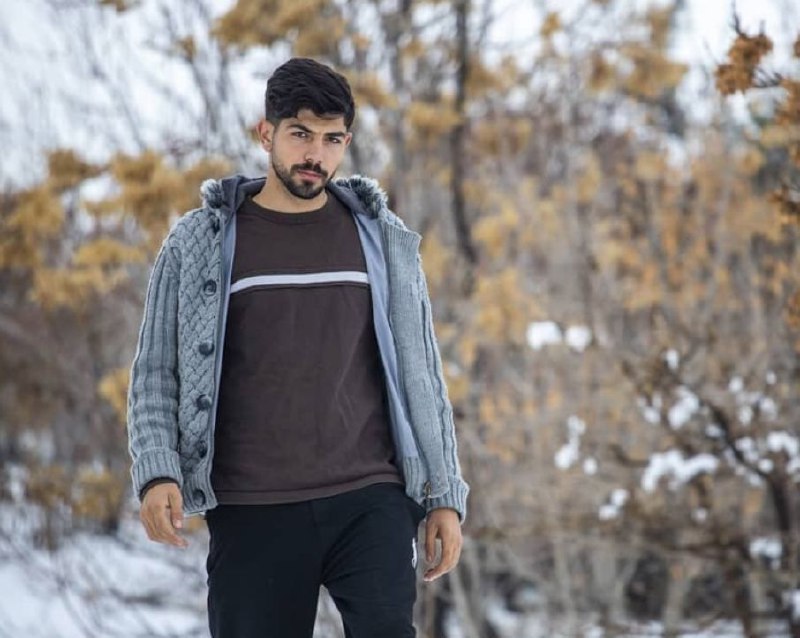 #بوکانمیلاد معروفی ٢٣ ساله که روز پنج‌شنبه بیست و ششم آبان‌ماه در جریان اعتراضات به شدت زخمی شده بود، امروز جمعه ۲۷ آبان‌ماه بر اثر شدت جراحات  جان خود را از  دست داد.Kolbarnewsمادر میلاد معروفی