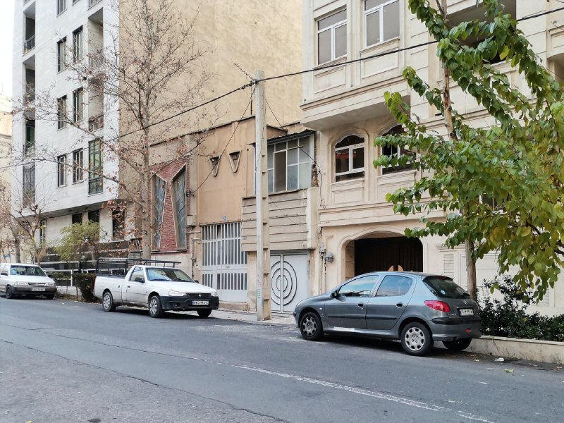 خلاصه وضعیت نیم قرن تلاش در محله #تهرانپارس amiiiradتنازع برای بقا نسخه‌ی تهرانپارسsoroushistاز دستاوردهای انقلاب در حوزه #معماری و #شهرسازیSoroush73155830اول فکر کردم خونه قدیمیه رو نوسازی کردند و نتیجه‌اش شده عکس اول.lbleufonce📡 @VahidOnlineخلاصه وضعیت نیم قرن تلاش در محله #تهرانپارس amiiiradتنازع برای بقا نسخه‌ی تهرانپارسsoroushistاز دستاوردهای انقلاب در حوزه #معماری و #شهرسازیSoroush73155830اول فکر کردم خونه قدیمیه رو نوسازی کردند و نتیجه‌اش شده عکس اول.lbleufonce📡 @VahidOnline