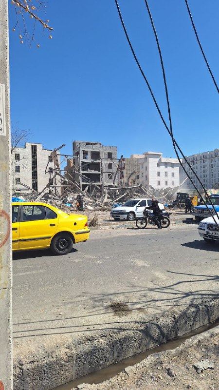 بقایای اسکلت 'کلانتری ۱۵۳ شهرک ولی‌عصر #تهران'تصاویر دریافتی 'دوشنبه ۱۱ اسفند هدف گرفته شده بود.'Vahid📡 @VahidOnlineبقایای اسکلت 'کلانتری ۱۵۳ شهرک ولی‌عصر #تهران'تصاویر دریافتی 'دوشنبه ۱۱ اسفند هدف گرفته شده بود.'Vahid📡 @VahidOnline