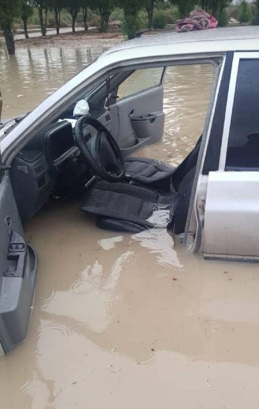 آب در خانه‌های مردم #ماهشهر GhadimiMehdi#سیل📡 @VahidOnlineآب در خانه‌های مردم #ماهشهر GhadimiMehdi#سیل📡 @VahidOnline