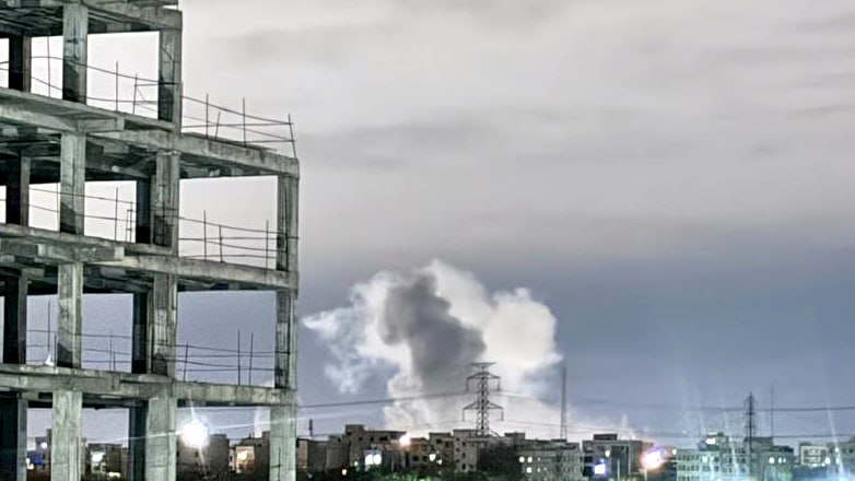 شهروندان از #تهران از حدود ساعت ۳ خبر از حملات هوایی می‌دهند.عکس دریافتی با شرح