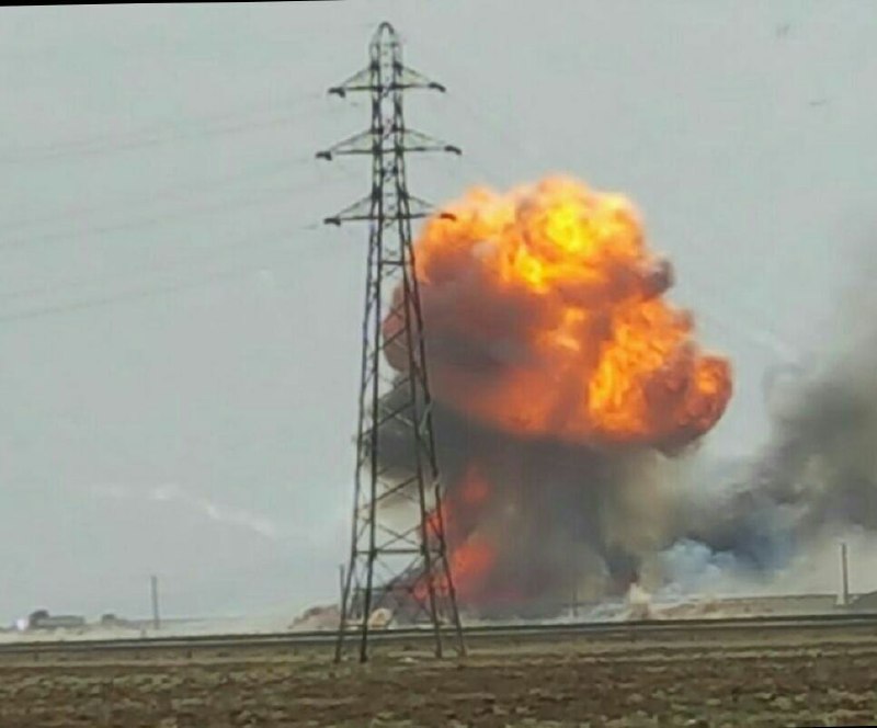 #انفجار #تریلی_مهمات در اتوبان #زنجان-#تاکستان، #عوارضی_تاکستانصدای مهیب انفجارهای پیاپی چندین بار شنیدهsperm_pir