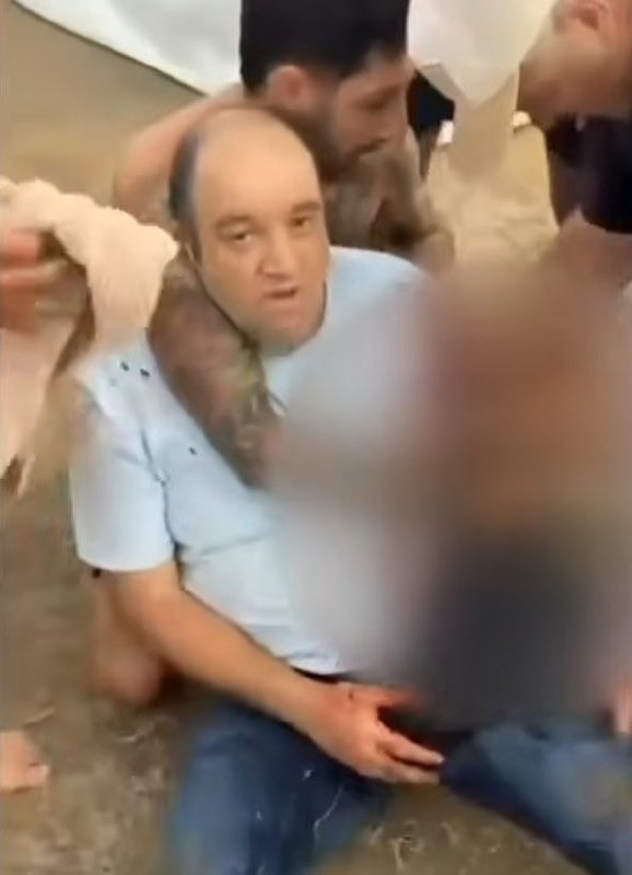 پلیس استرالیا می‌‌گوید که ۱۲ نفر در حمله‌ای در ساحل بوندای سیدنی که هدف آن جامعه یهودی بوده، کشته شده‌اند. ۲۹ نفر هم مجروح و به بیمارستان منتقل شده‌اند، از جمله یک کودک. تیراندازی همزمان با برگزاری جشنی به مناسبت حنوکای یهودیان در این ساحل رخ داد که به گفته پلیس بیش از هزار نفر در آن شرکت داشتند.رئیس‌جمهور اسرائیل این تیراندازی را حمله‌ای «بسیار بی‌رحمانه به یهودیان» توصیف کرده است.@VahidHeadlineویدیوی اول و عکس بعدش