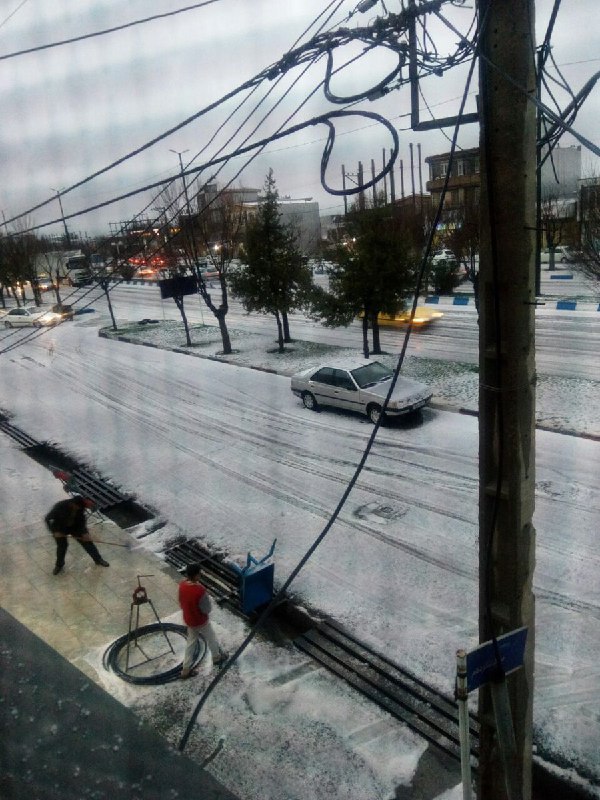 بارش شدید #تگرگ در #دورود #لرستانoldensan#سیل_لرستان📡 @VahidOnline