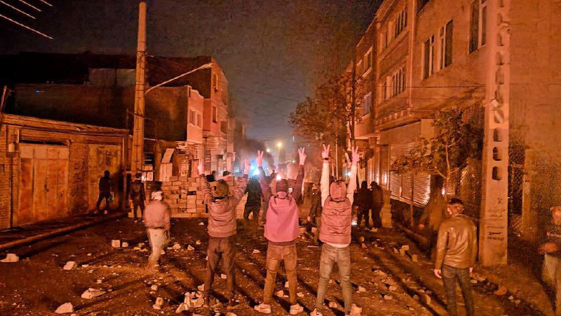 'سنگربندی در #مهاباد'SamRasoulpour📡 @VahidOnline'سنگربندی در #مهاباد'SamRasoulpour📡 @VahidOnline