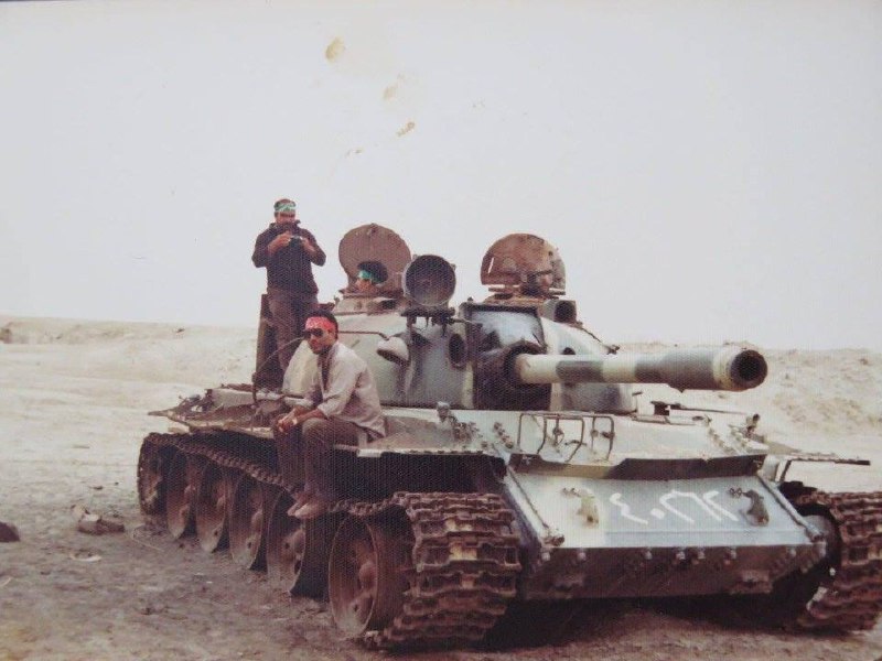 عباس #کیارستمی در خط مقدم مناطق جنگی.تصویری از آرشیو بهمن کیارستمیradiozamaneh