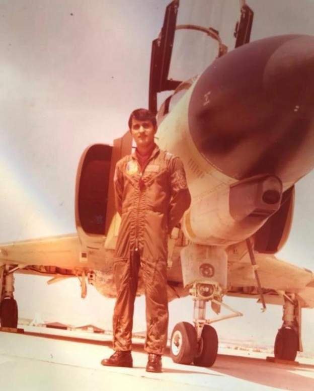 #هوشنگ_صدیق، فرمانده پیشین نیروی هوایی #ارتش ایران دیروز (چهارشنبه) در سن ۷۹ سالگی بر اثر بیماری #کرونا در بیمارستان ۵۰۱ ارتش در تهران #درگذشت.مراسم خاکسپاری او امروز در تهران برگزار شد و در قطعه 