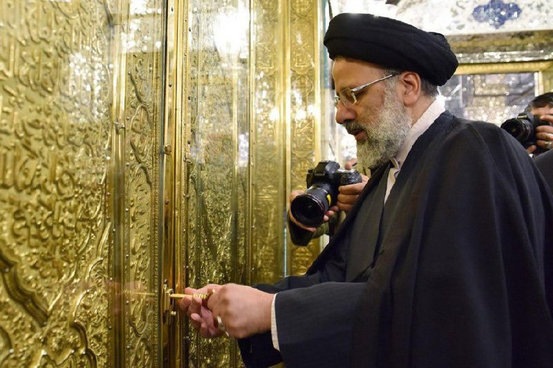 هیچ جا خونه خود آدم نمیشه!twitter.com/moeinsafari1/status/866217276042858496#رئیسی #حرم_امام_رضا #انتخابات📡 @VahidOnline