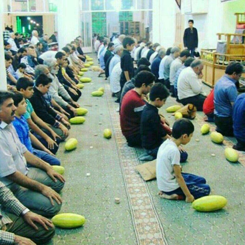 گویا عکس رو در #مسجدزاویه ی #یزد برداشته‌اند. عکاسش رو نمی‌شناسم. اما جادویی‌ترین چیزیه که این چند روز دیدم. JoseArcadioXVI