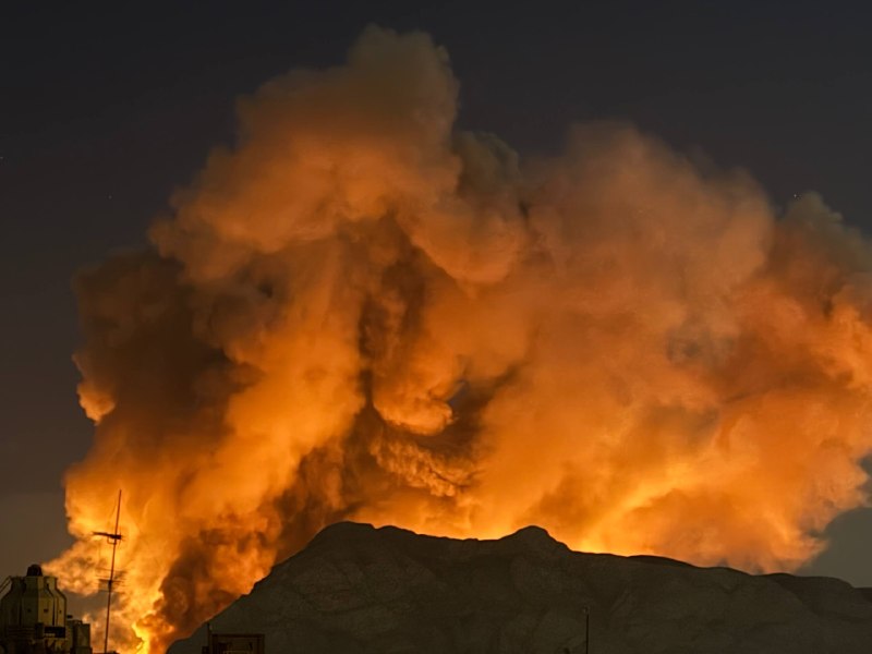 عکس‌های دریافتی از 'انفجارهای حمله به انبار مهمات در #اصفهان، ساعت ۲ بامداد'سه‌شنبه ۱۱ فروردینVahid📡 @VahidOnlineعکس‌های دریافتی از 'انفجارهای حمله به انبار مهمات در #اصفهان، ساعت ۲ بامداد'سه‌شنبه ۱۱ فروردینVahid📡 @VahidOnline