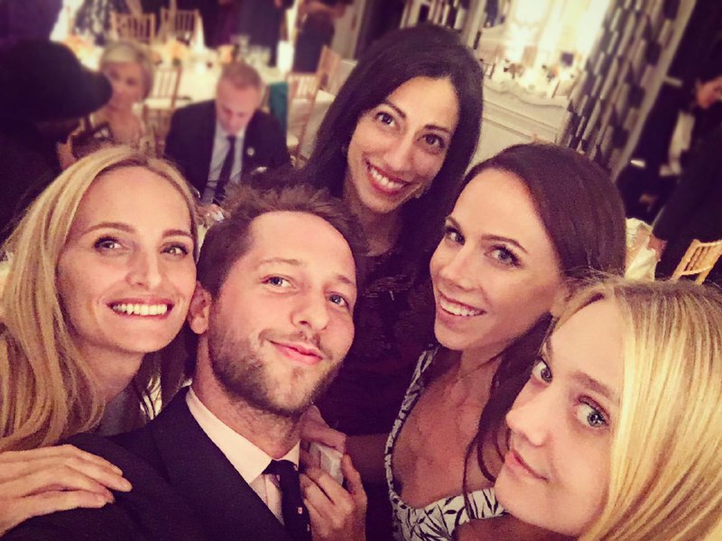 پاریس، دیشب، مهمانی جمع کردن پول برای #هیلاری #کلینتوندومی از راست