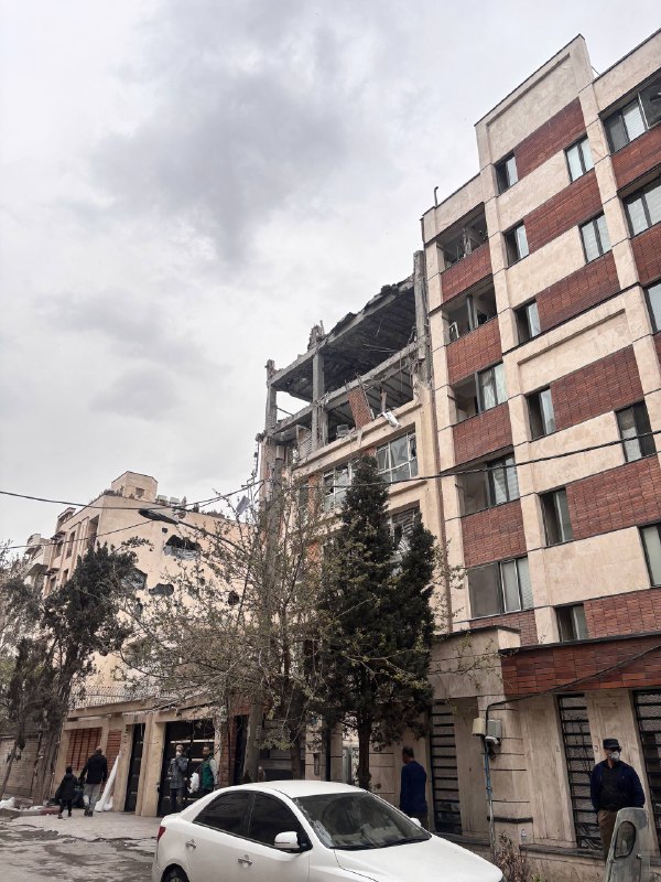 تصاویر دریافتی از 'ساختمانی که بامداد دوشنبه ۳ فروردین در مجیدیه #تهران کوچه مهابادی‌پور هدف قرار گرفت.'Vahid📡 @VahidOnlineتصاویر دریافتی از 'ساختمانی که بامداد دوشنبه ۳ فروردین در مجیدیه #تهران کوچه مهابادی‌پور هدف قرار گرفت.'Vahid📡 @VahidOnline